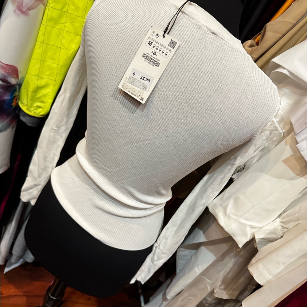 Zara Ribbed Top. - Picture 5 of 6